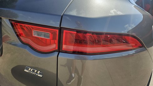 Used 2018 Jaguar F-PACE Portfolio image 9