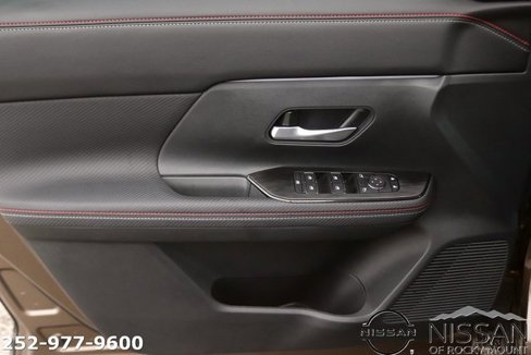 Used 2025 Nissan Kicks SR image 10