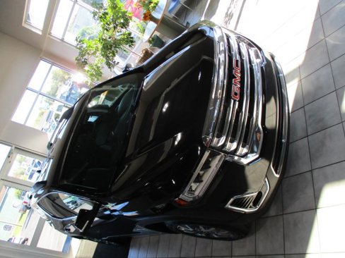 Used 2023 GMC Acadia SLT image 9