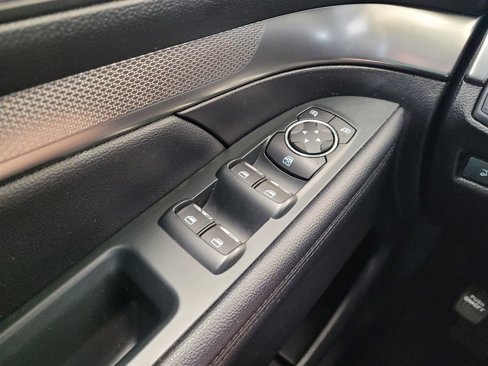 Used 2018 Ford Explorer XLT w/ Equipment Group 202A image 27