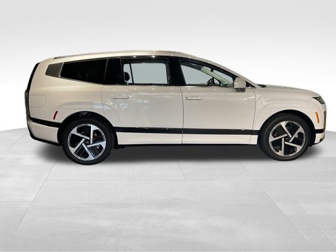 New 2026 Hyundai Ioniq 9 Calligraphy image 2