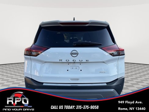 Used 2021 Nissan Rogue SV image 4