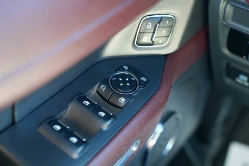 Used 2024 Ford Expedition Limited image 33