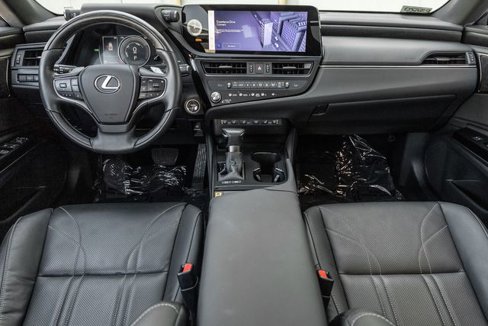 Used 2025 Lexus ES 300h w/ Luxury Package image 6