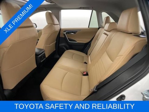 Used 2025 Toyota RAV4 XLE Premium image 22
