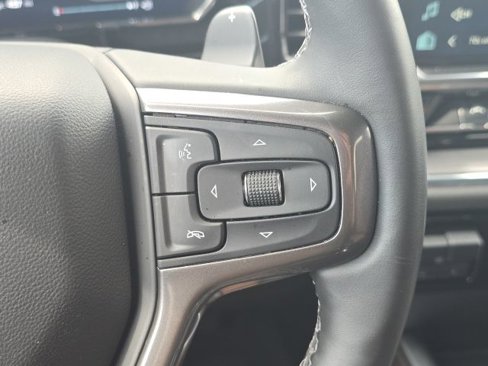 Used 2025 Chevrolet Silverado 1500 High Country w/ Technology Package image 32
