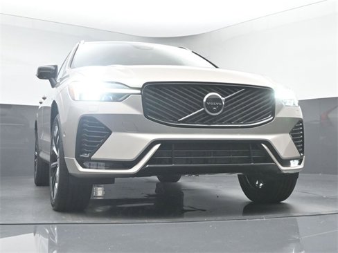 New 2026 Volvo XC60 B5 Plus w/ Protection Package Premier image 38