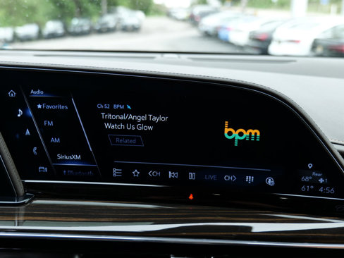 Used 2022 Cadillac Escalade Premium Luxury image 31