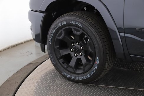 New 2025 RAM 1500 4x4 Crew Cab image 13