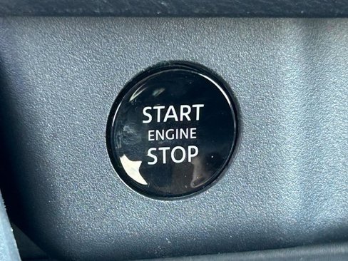 Used 2025 Nissan Rogue SV image 16