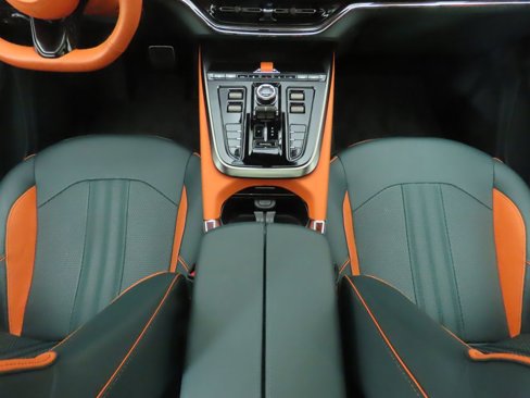 Used 2025 Aston Martin DBX 707 image 17