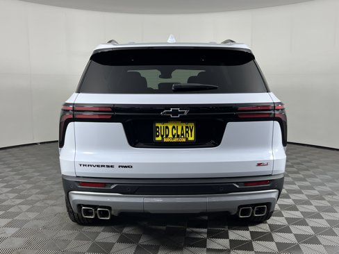 New 2026 Chevrolet Traverse Z71 w/ LPO, Floor Liner Package image 6