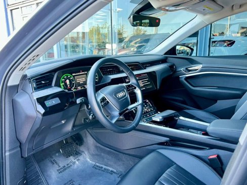 Used 2024 Audi Q8 e-tron Premium image 13