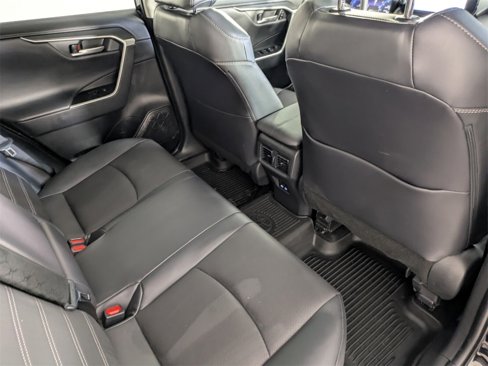 Used 2025 Toyota RAV4 Limited image 31