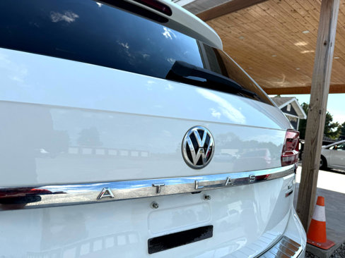 Used 2018 Volkswagen Atlas SE w/ R-Line Package image 12