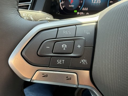 New 2025 Volkswagen Atlas Cross Sport SEL R-Line image 15