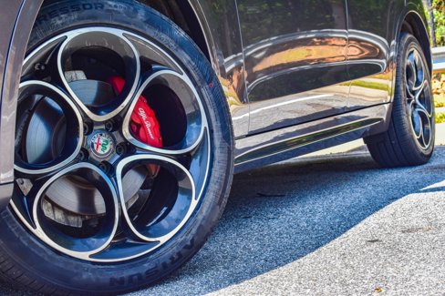 Used 2020 Alfa Romeo Stelvio Ti w/ Active Blind Spot Package image 5