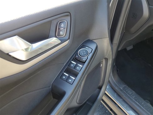 Used 2022 Ford Escape SEL image 16