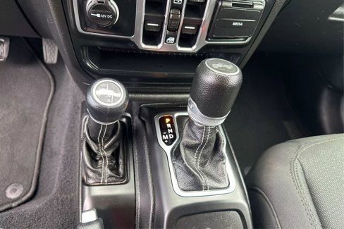 Used 2020 Jeep Wrangler Unlimited Sahara image 18