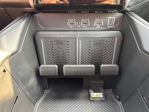 New 2026 RAM 1500 Laramie w/ Night Edition image 13
