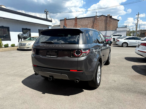 Used 2016 Land Rover Discovery Sport SE image 3