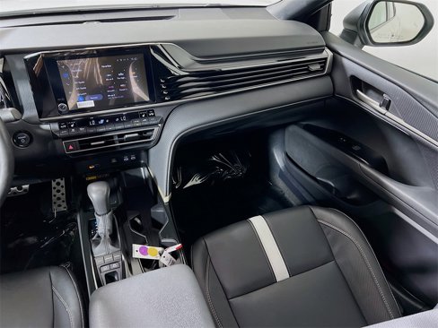 Certified 2025 Toyota Camry SE w/ Convenience Package image 21