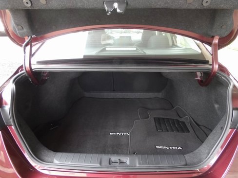 Certified 2025 Nissan Sentra SV image 10