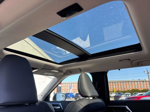 New 2025 Mitsubishi Outlander SEL image 7