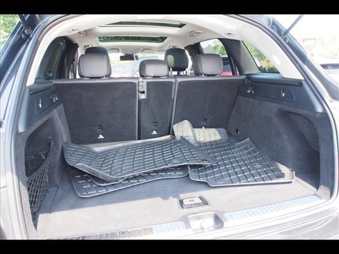 Used 2021 Mercedes-Benz GLC 300 4MATIC image 16