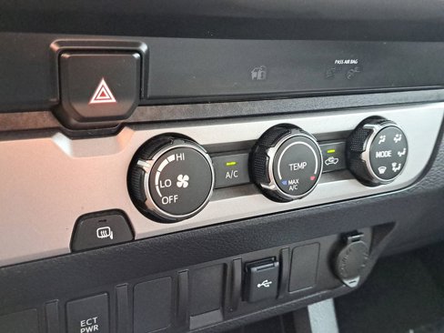 Used 2022 Toyota Tacoma SR image 22