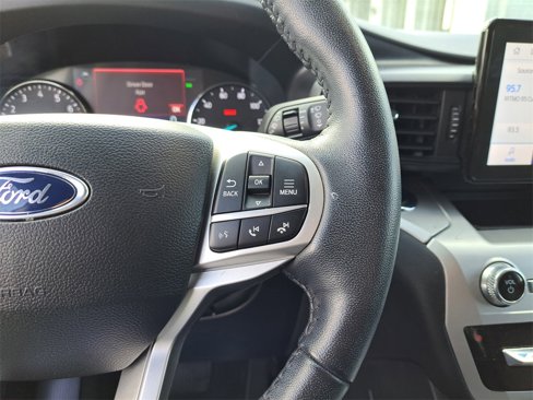 Certified 2022 Ford Explorer XLT image 18