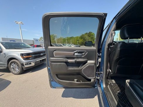 Used 2023 RAM 1500 Laramie image 32