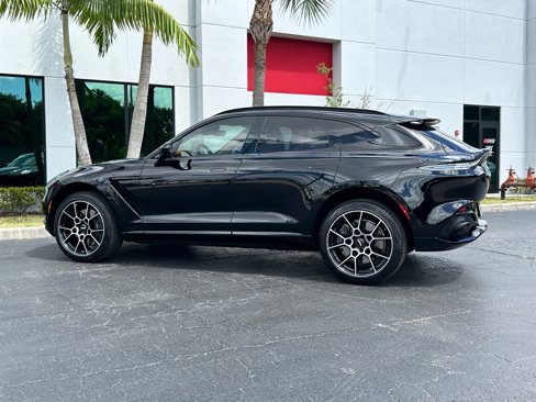 Used 2021 Aston Martin DBX image 4