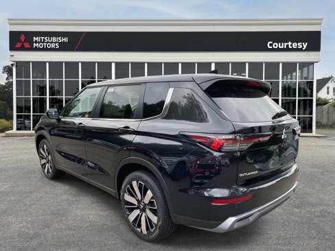 New 2025 Mitsubishi Outlander SE image 3