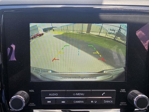 Used 2024 Nissan Frontier SV image 21