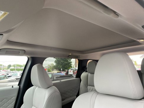 New 2025 Mitsubishi Outlander SEL image 24