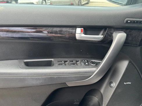 Used 2014 Kia Sorento SX w/ 3rd Row Package image 7