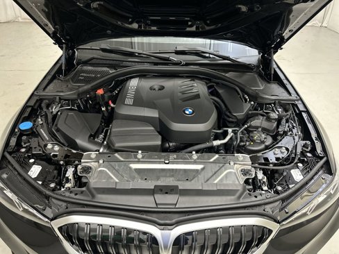 Used 2025 BMW 330i xDrive Sedan w/ Convenience Package image 30