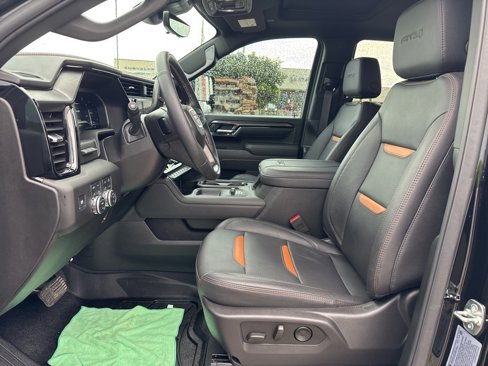 Used 2025 GMC Sierra 2500 AT4 w/ AT4 Premium Plus Package image 10