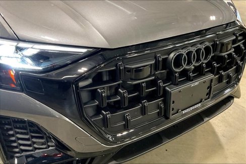 Certified 2025 Audi Q8 Premium image 30