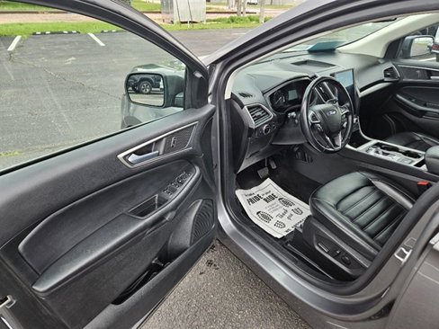 Used 2023 Ford Edge SEL image 9