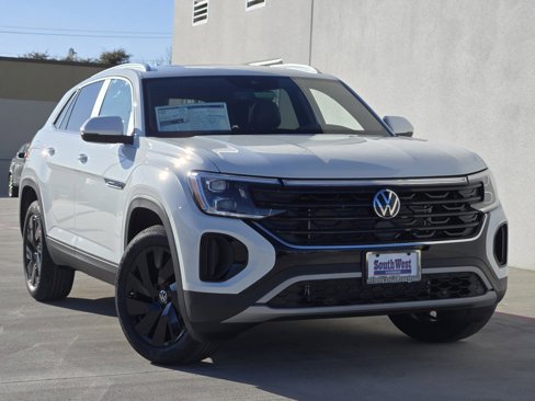 New 2025 Volkswagen Atlas Cross Sport SE image 2