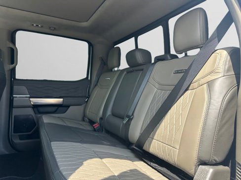 Used 2025 Ford F250 Platinum w/ Platinum Plus Package image 15