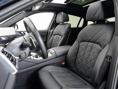 Used 2025 BMW X6 xDrive40i w/ Climate Comfort Package image 5