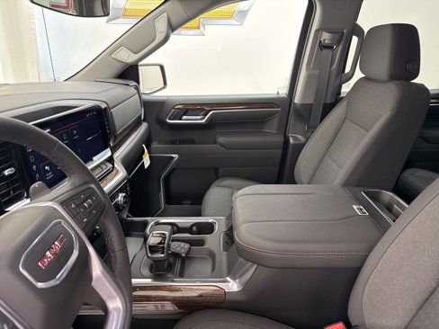 New 2026 GMC Sierra 1500 Elevation image 24