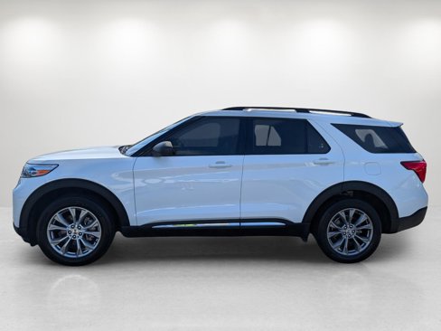Used 2020 Ford Explorer XLT w/ Equipment Group 202A image 8