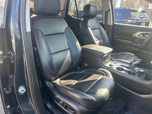 Used 2021 Chevrolet Traverse RS image 19