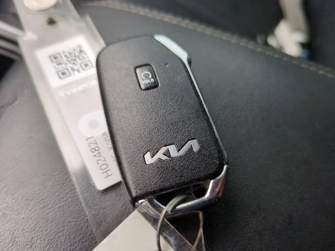 Used 2023 Kia Sorento S image 38