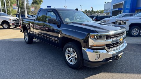 Used 2018 Chevrolet Silverado 1500 LT w/ All Star Edition image 2