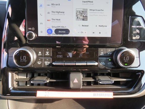 New 2025 Toyota Highlander LE image 32